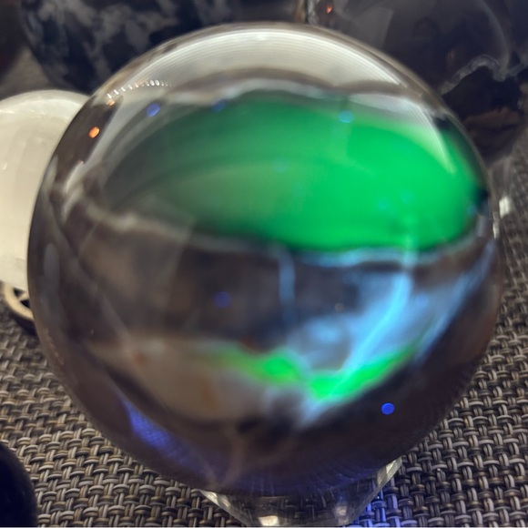 Volcano Gorgeous Crystal UV Reacted Crystal Sphere-New - Picture 5 of 6